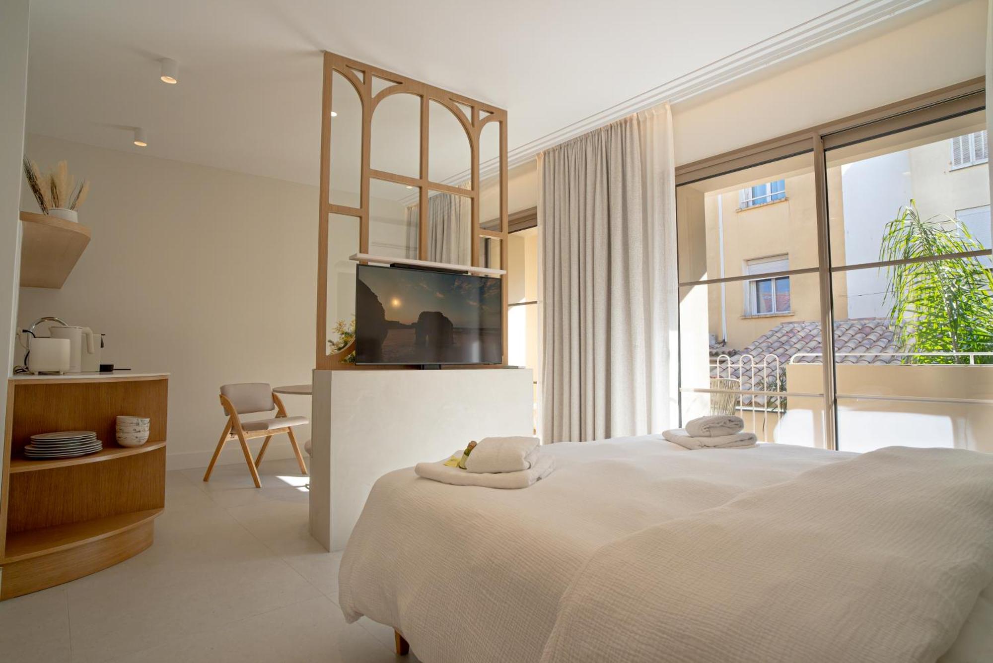 Studios Raffines Avec Terrasses - Plages, Ville Et Gare A Pied - Maison Raphael Сен-Рафаель Екстер'єр фото